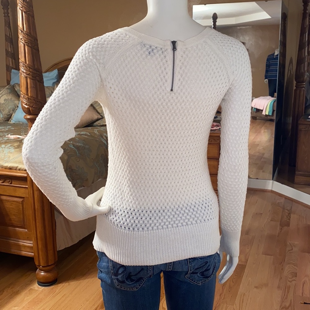 American Eagle Sweater - Picture 4 of 8